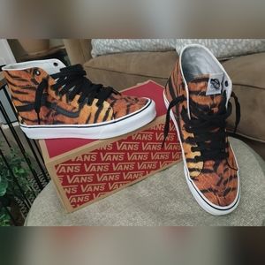 Sk8-Hi Tapered Vans